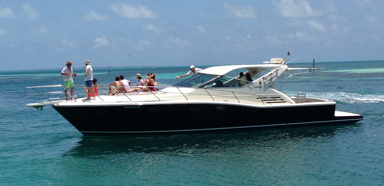 Yate Uniesse 51 pies para pesca de lujo en Cancún