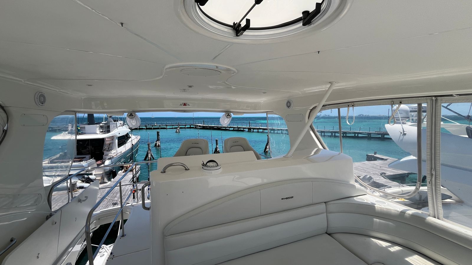 segundo piso del mejor yate de pesca isla mujeres segundo piso del mejor yate de pesca isla mujeres